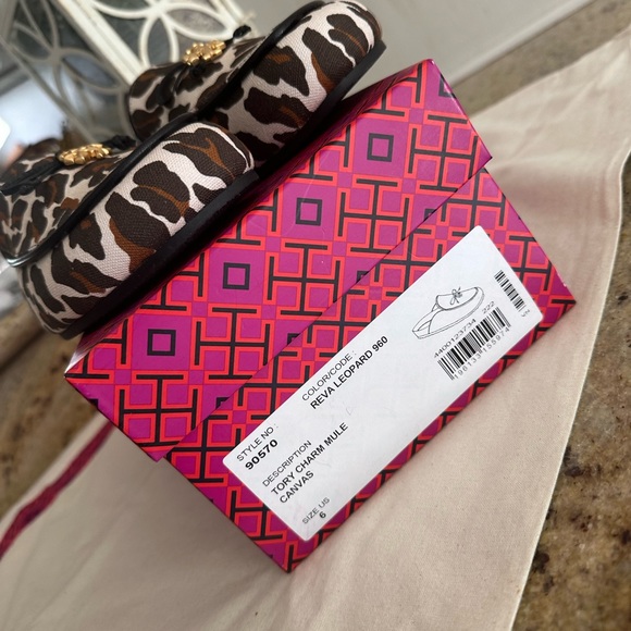 New Tory Burch leopards slide 🤎 - Picture 4 of 6